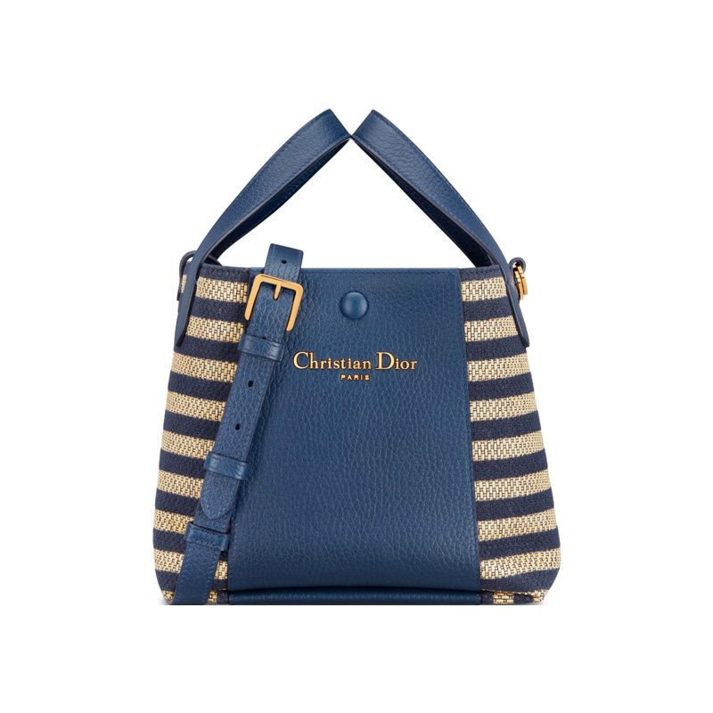 small signature bucket bag