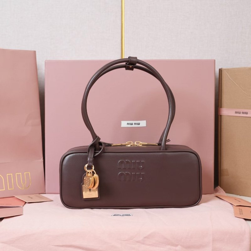 Beau leather bag