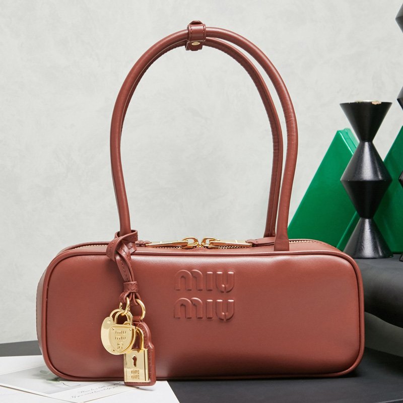 Beau leather bag