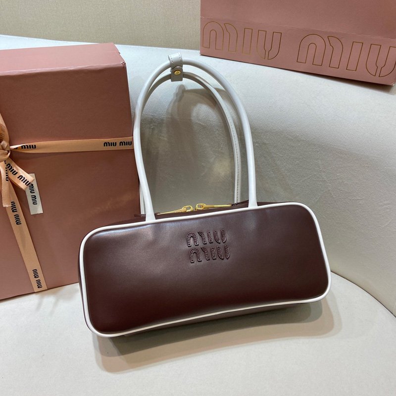 Beau leather bag