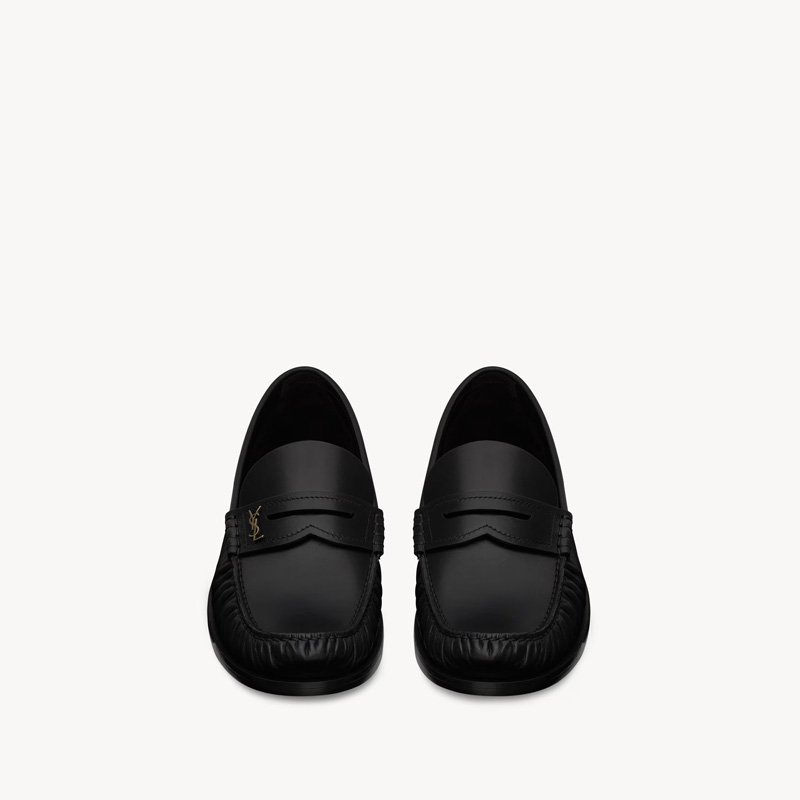 LOAFER supple in smooth leather