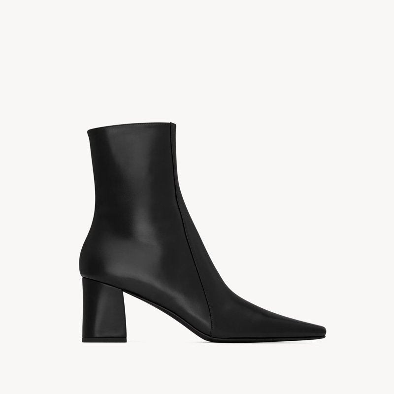 booties in smooth leather