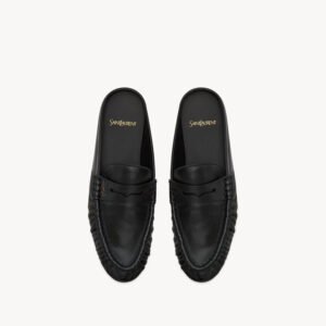 LOAFER supple in smooth leather