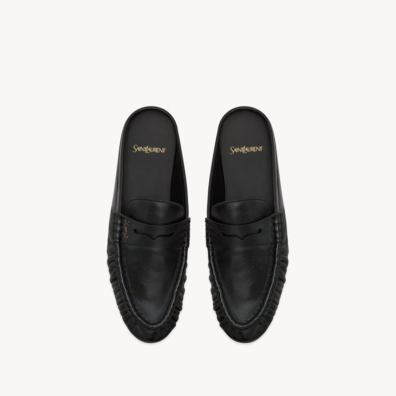 LOAFER supple in smooth leather